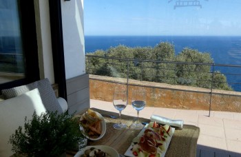 Les millors escapades per a aquesta primavera a la Costa Brava: relax, vi i gastronomia a El Far